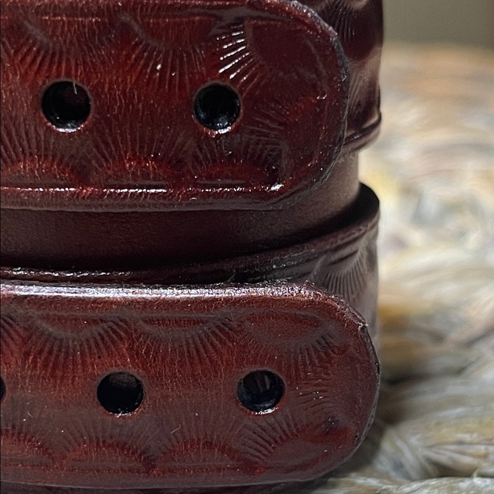 Brown‎ Embossed Leather Double Buckle Bracelet - Picture 3 of 7